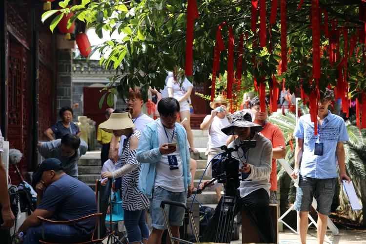 标题：4480新视觉影院万部大片在线看｜高清无广告观影体验｜热门影视资源免费追
