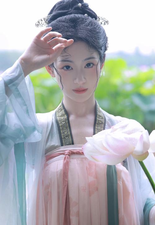 《天堂电影院》深度影评：时光中的胶片与乡愁（人生成长、电影情怀、故乡记忆）