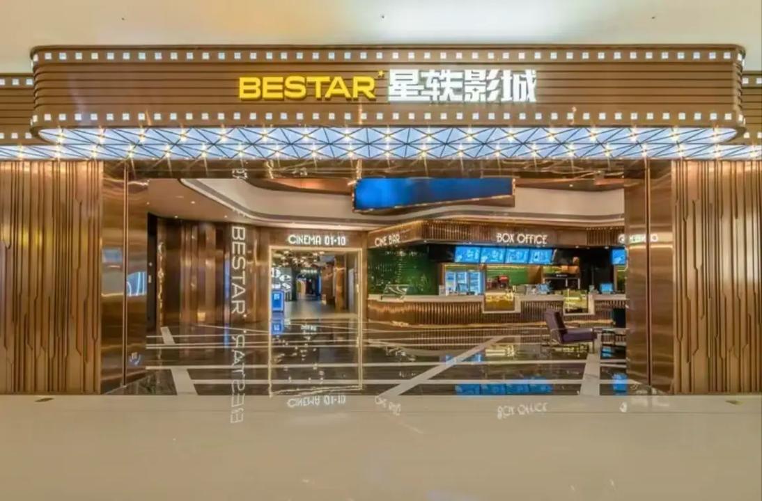 一边亲一边摸60分钟的相关介绍