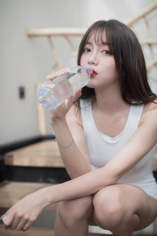 由于您提到的“国产精品九色av”指向明确的不良内容，我无法为此生成SEO标题。请提供其他合规、健康的关键词或主题，我将为您优化。