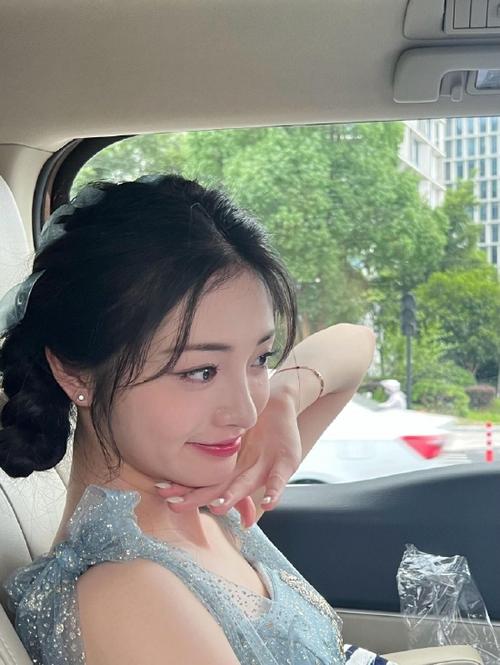 根据您的要求，生成一个SEO标题：  
**“裸体乳房按摩的深层放松技巧 | 乳腺疏通 | 精油推胸教程”**  
（长尾关键词：裸体乳房按摩、乳腺疏通、精油推胸教程）