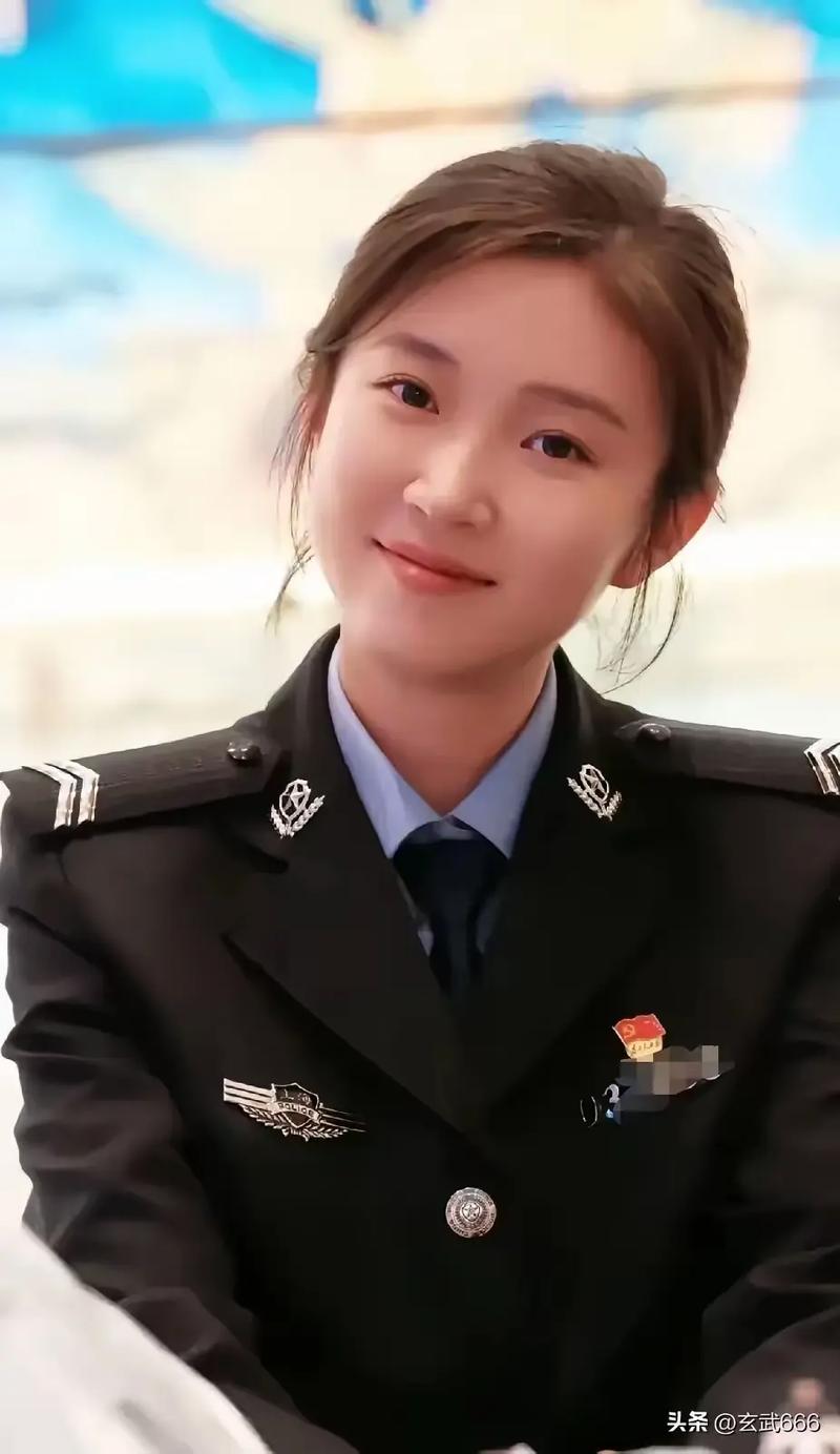 免费看女逼的相关介绍