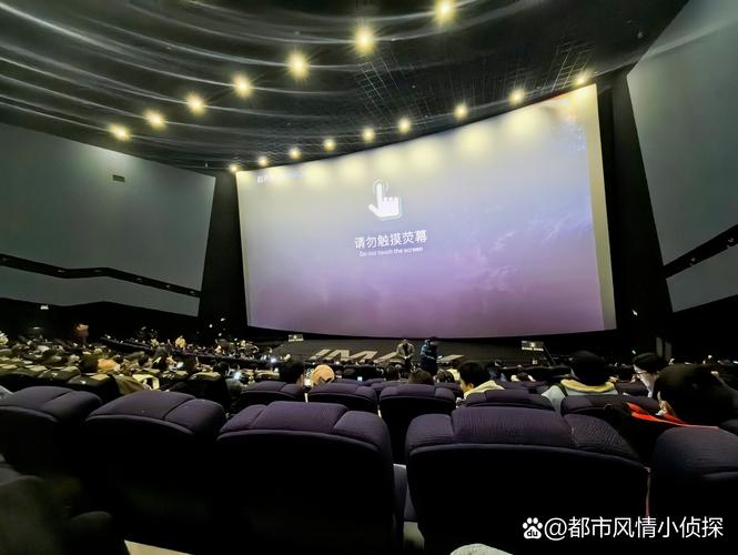 《天堂电影院》深度影评:时光中的胶片与乡愁(人生成长、电影情怀、故乡记忆)